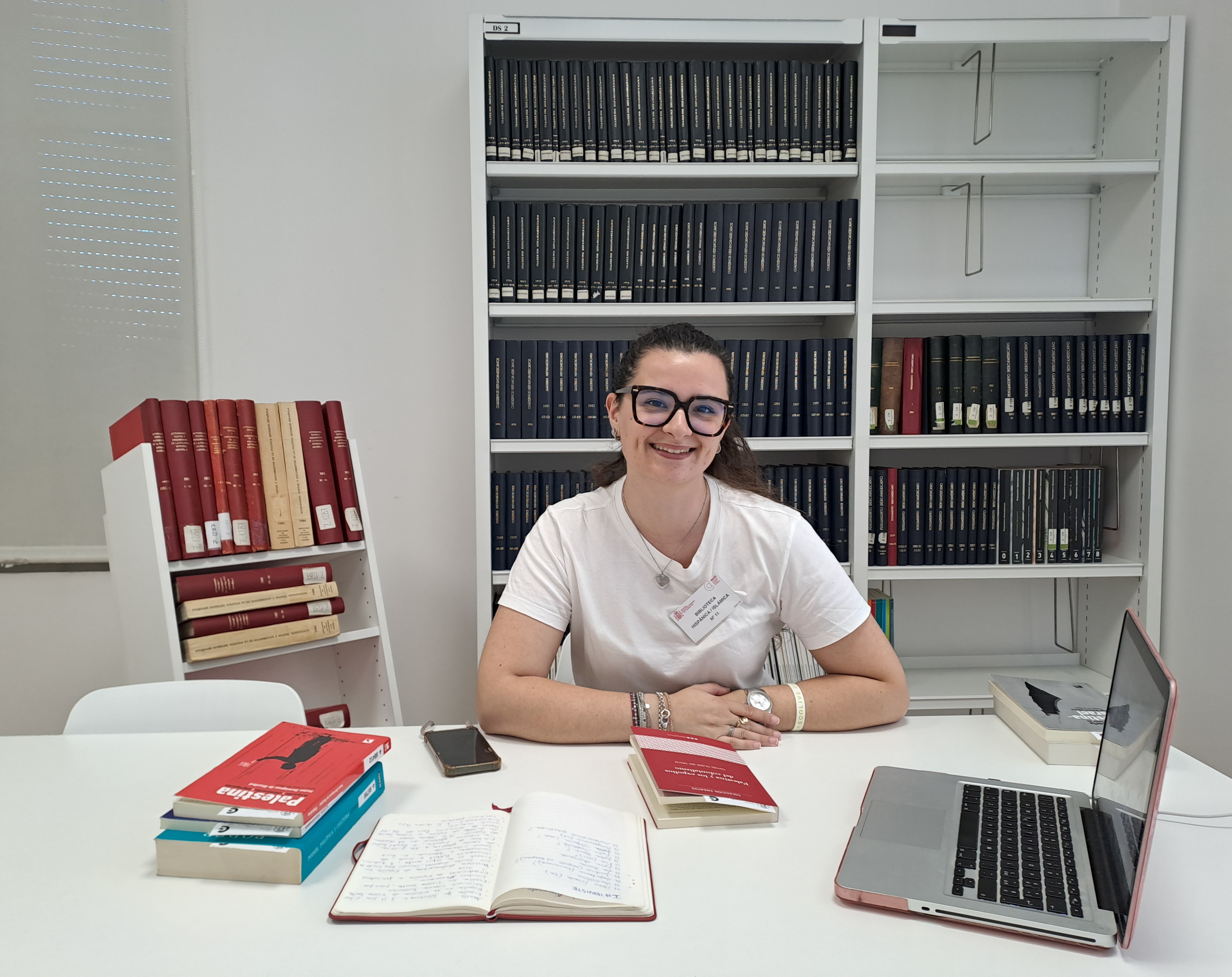 Doctoranda en Historia Contemporánea de la Universidad Autónoma de Madrid encuentra soporte bibliográfico en la Biblioteca AECID para su investigación
