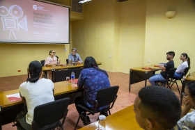 Personas organizando eventos